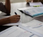 How to Build a Persuasive Essay Paper With Strong Evidence