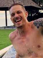 Nude joel kinnaman 'Suicide Squad'