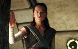 Simon Pegg Says J.J. Abrams Had More 'Relevant' Idea for Rey's Lineage in 'Star Wars: The Last Jedi'