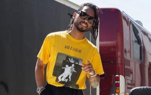 Miguel Joins Fan at Karaoke for Surprise Duet