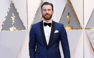 Here's How Chris Evans Could Take Home 'Avengers: Infinity War' Script