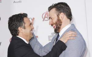 Chris Evans Reveals Devious Plan to Get Mark Ruffalo an Avengers Tattoo