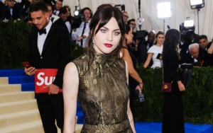 Frances Bean Cobain Loses Dad's Guitar in Divorce Settlement