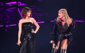 Selena Gomez Plays Surprise Performance At Taylor Swifts