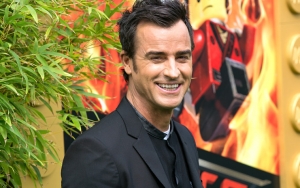 Justin Theroux's Massive Back Tattoo Dedicated to His Late Dogs