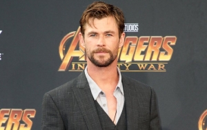 Chris Hemsworth Dances to 'Wrecking Ball', But His Dog Doesn't Like It