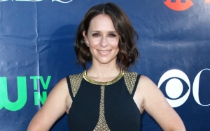 Jennifer Love Hewitt Shares Rare Glimpse of Her Family by Posting Pregnancy Picture