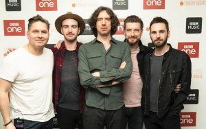 Snow Patrol Stranded on Plane