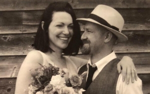 Laura Prepon Marries Ben Foster, Shares Wedding Picture