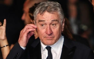 Robert De Niro's Broadway Show 'Bronx Tale' Interrupted by Donald Trump Supporter