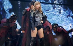 Taylor Swift Plays Secret Show in Chicago