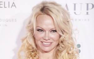 Pamela Anderson Says Threesomes Aren't All Sexy