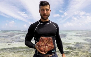 'Arrow' Star Parker Young Welcomes First Child, a Baby Girl