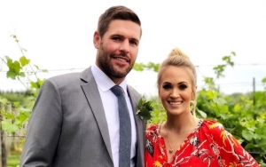  Report: Carrie Underwood Expecting Twin Daughters With Mike Fisher
