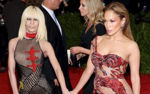Jennifer Lopez Gets Close to Donatella Versace After Her Brother's Murder