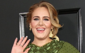 Adele Praises Best Friend for Opening Up About Postpartum Psychosis