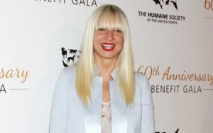 Sia Opens Up About Weight Insecurities and Dieting Obsession