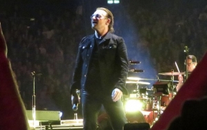 U2's Bono Loses Voice During Concert