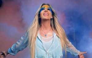 Carrie Underwood Tackles Political Issues in 'Love Wins' Music Video