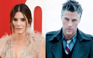 Sandra Bullock's Boyfriend Salutes Her Deceased Father