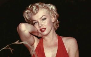  Marilyn Monroe's Wedding Car Goes Up for Auction  