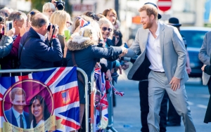 See How Prince Harry Reacts When Schoolteacher Refuses to Let Him Go