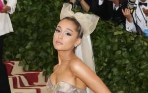 Ariana Grande Turns Into Live Nude Artwork in New Topless Pic