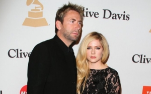 Avril Lavigne Unable to Forget Ex Chad Kroeger Whenever She Takes a Leak