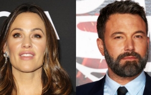 Jennifer Garner Hangs Out With Ben Affleck at World Series After Finalizing Divorce