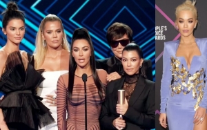 Very 'Uninterested' Kardashians Blatantly Ignore Rita Ora at 2018 PCAs