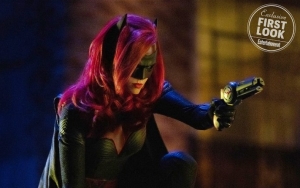 Batwoman Flaunts Bat Toys in New Official Image of Arrowverse Crossover