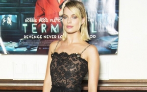 Margot Robbie Set Foods Ablaze While Attempting Making Thanksgiving Dinner