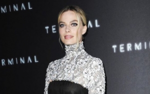 Margot Robbie Puts Babies On Hold to Take Care of Dogs