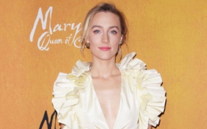 Saoirse Ronan Likens Barbarity of Today's Fake News to One That Killed Mary Stuart