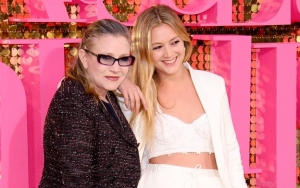 Watch: Billie Lourd Covers Carrie Fisher's Favorite Song on 2nd Anniversary of Her Death 