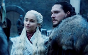 Sansa Stark Hands Over Winterfell to Daenerys Targaryen in New 'Game of Thrones' Season 8 Footage