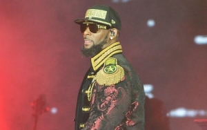 R. Kelly's Ex-Manager in Police Custody for Intimidation to Alleged Assault Victim's Family