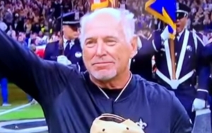 Jimmy Buffett Gets Mixed Reactions After Ending National Anthem Rendition With Mic Drop