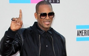 R. Kelly Investigated by FBI for Allegedly Flying Minor Victim Over States to Have Sex With Her