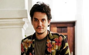John Mayer Puts to View His Third Nipple During Live Chat Show