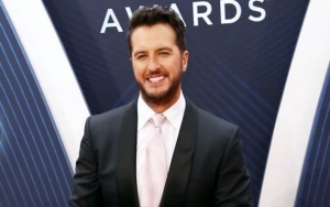 Luke Bryan Finds Funny Side of His Luggage in Highway Incident