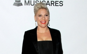 Pink Brags About Tinfoil Grammy Trophy From Her Children After Ariana Grande Defeat