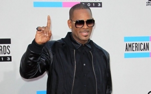 R. Kelly Remains in Jail as He's Unable to Post $100K Bail: His Finances Are 'a Mess'
