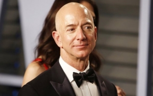 Where's Lauren Sanchez? Jeff Bezos Attends Oscars After-Party With Another Woman