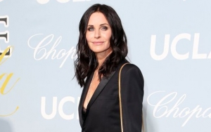 Courteney Cox Offers Clip of Nostalgic Visit to 'Friends' Apartment 