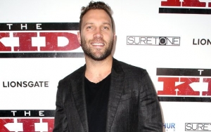 Jai Courtney Dedicates Family Film 'Storm Boy' to His Mother