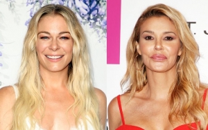 LeAnn Rimes Pokes Fun at 'Awkward' Family Photo With Eddie Cibrian's Ex