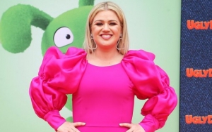 Kelly Clarkson Feels 'Horrible' While Recovering From Appendix Surgery: 'I Don't Rest Well'