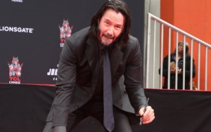 Keanu Reeves Cements His Hands and Footprints at Hollywood's Chinese Theatre