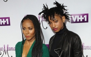 Willow Smith Gets Mother's Support for Polyamorous Throuple View